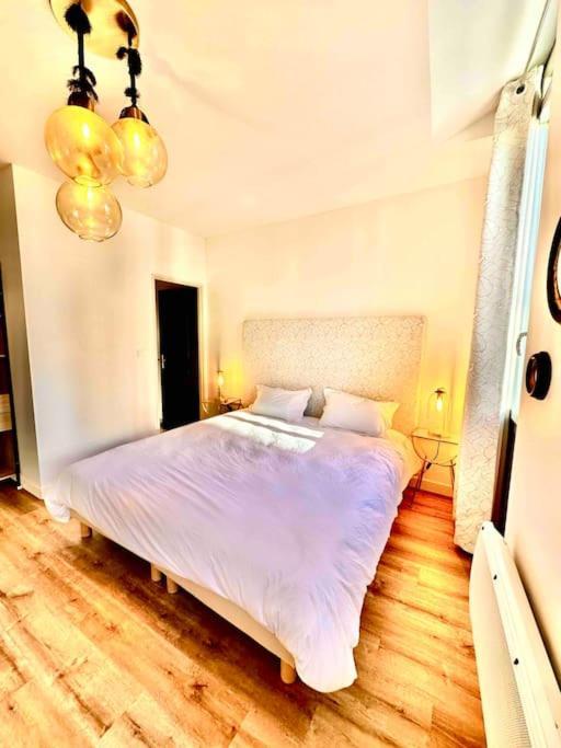 Appartement Elegance Lauragaise * Wifi * Netflix * Terrasse à Villefranche-de-Lauragais Extérieur photo
