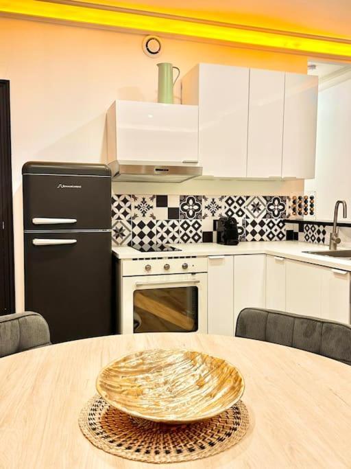 Appartement Elegance Lauragaise * Wifi * Netflix * Terrasse à Villefranche-de-Lauragais Extérieur photo